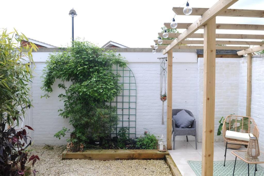 Light Filled Mid- Century 3 Bed Cottage In Dulwich London Kültér fotó