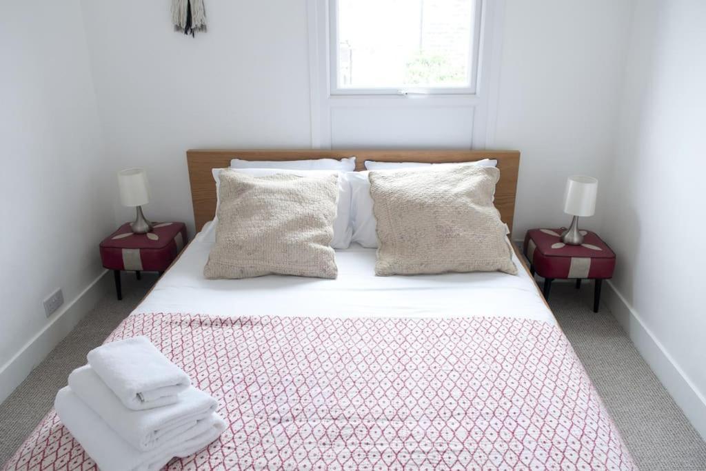 Light Filled Mid- Century 3 Bed Cottage In Dulwich London Kültér fotó