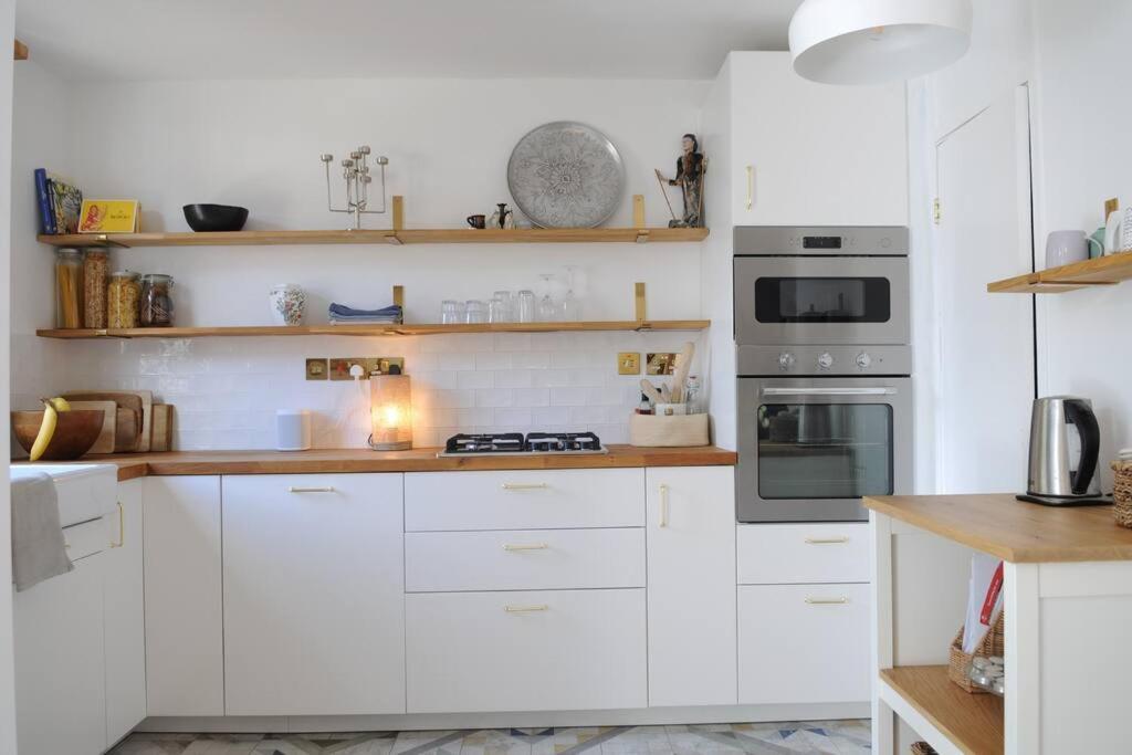 Light Filled Mid- Century 3 Bed Cottage In Dulwich London Kültér fotó