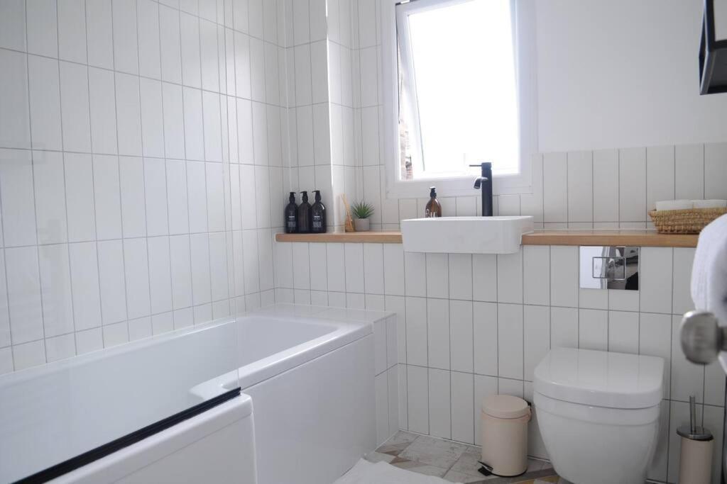 Light Filled Mid- Century 3 Bed Cottage In Dulwich London Kültér fotó